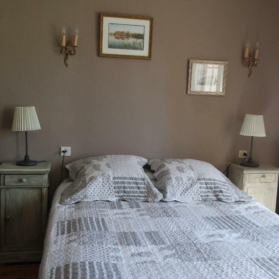 Mas Grimaud - Gite- Studio Et Chambres D'Hotes Familiales Эгальер Экстерьер фото