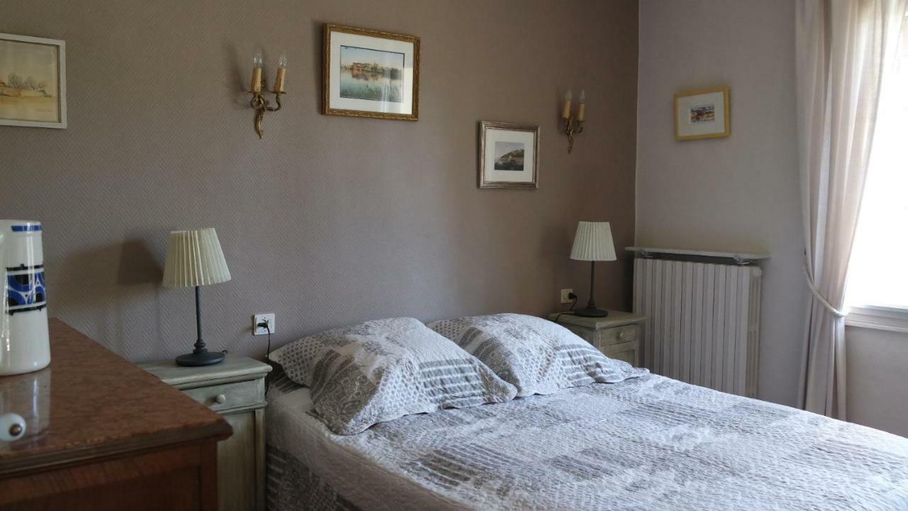 Mas Grimaud - Gite- Studio Et Chambres D'Hotes Familiales Эгальер Экстерьер фото